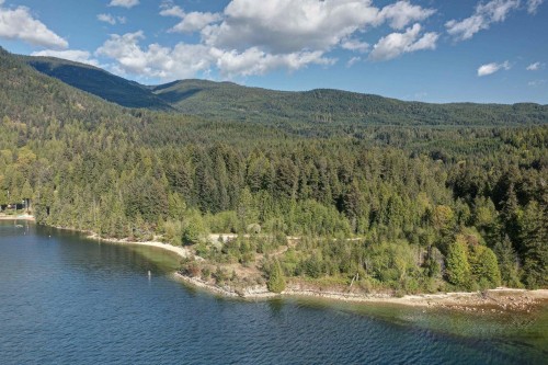 7425 Sechelt Inlet Road, Sechelt, BC 