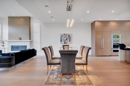440 Queens Road W, North Vancouver, BC 