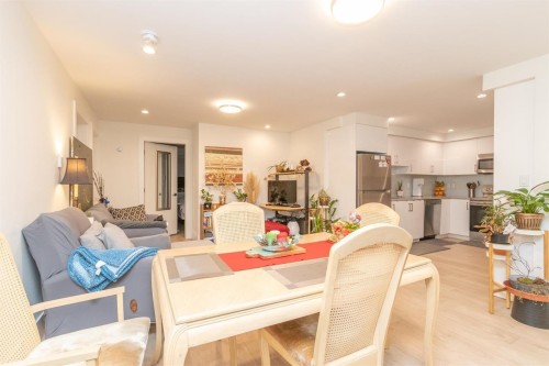 440 Queens Road W, North Vancouver, BC 