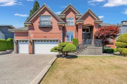 717 Shaw Avenue  Coquitlam, BC V3K 2R7