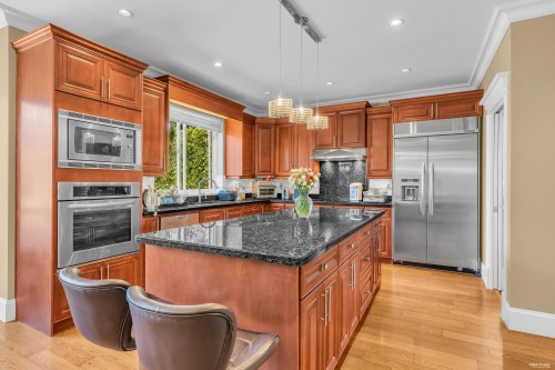 717 Shaw Avenue, Coquitlam, BC 