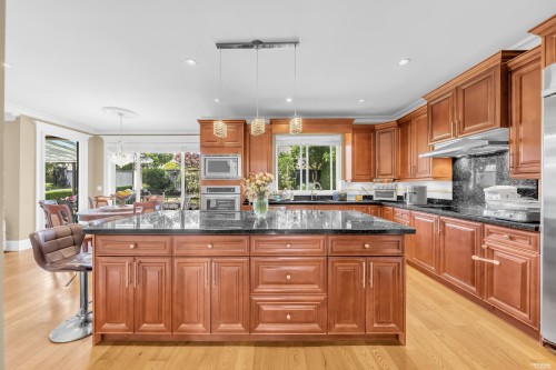717 Shaw Avenue, Coquitlam, BC 