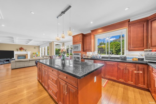 717 Shaw Avenue, Coquitlam, BC 