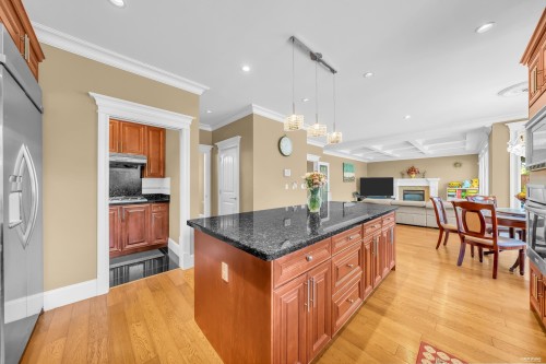 717 Shaw Avenue, Coquitlam, BC 