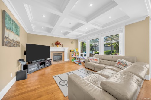 717 Shaw Avenue, Coquitlam, BC 