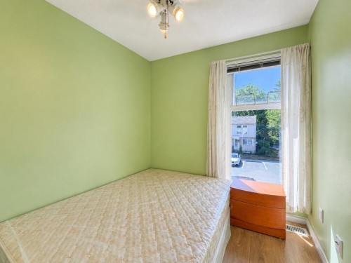6878 Arlington Street, Vancouver, BC - Indoor Photo Showing Bedroom
