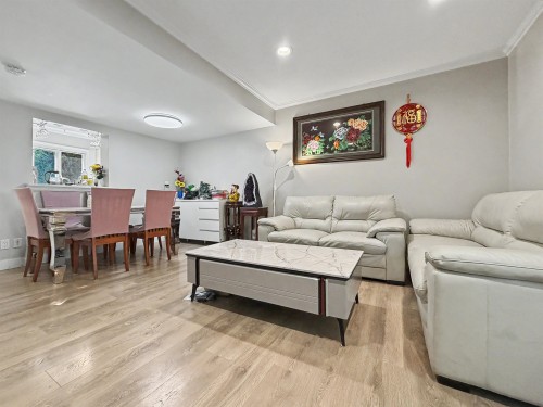 6878 Arlington Street, Vancouver, BC - Indoor Photo Showing Living Room