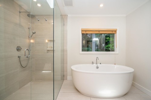 3841 Bayridge Avenue, West Vancouver, BC 