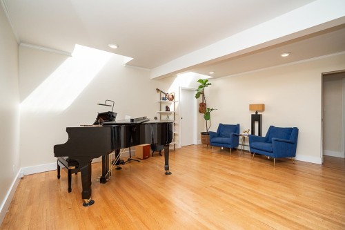 3841 Bayridge Avenue, West Vancouver, BC 