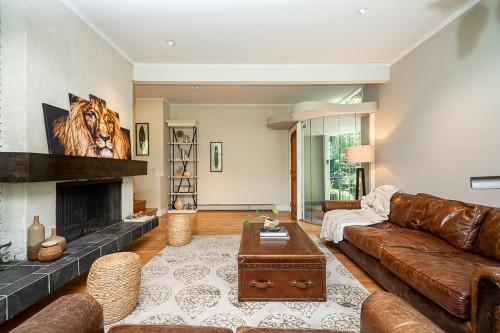 3841 Bayridge Avenue, West Vancouver, BC 