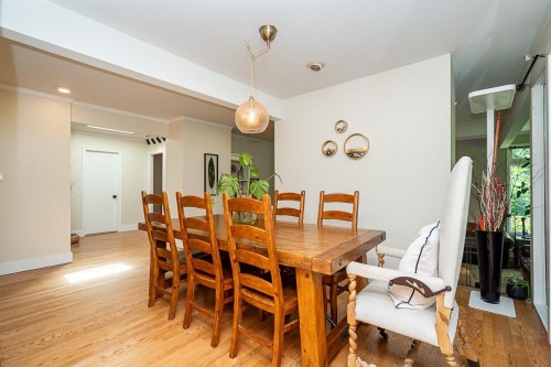 3841 Bayridge Avenue, West Vancouver, BC 