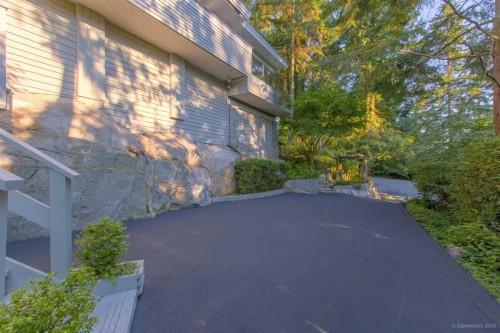 3841 Bayridge Avenue, West Vancouver, BC 