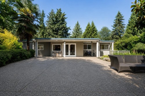 3841 Bayridge Avenue, West Vancouver, BC 