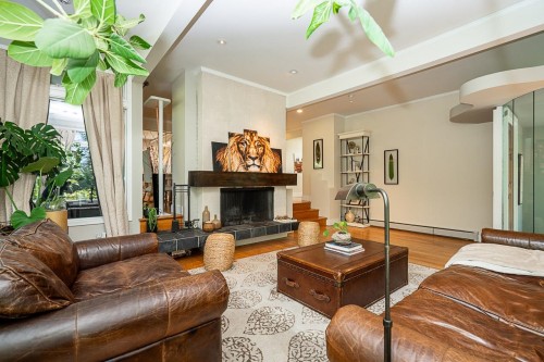 3841 Bayridge Avenue, West Vancouver, BC 