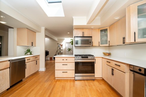 3841 Bayridge Avenue, West Vancouver, BC 