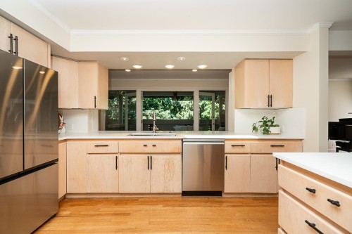 3841 Bayridge Avenue, West Vancouver, BC 