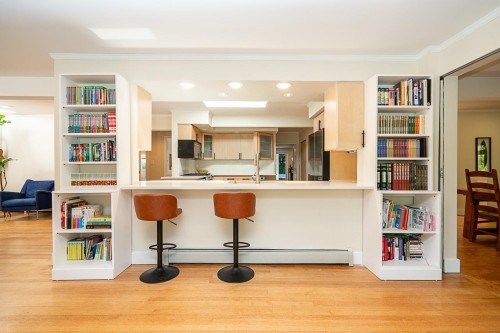 3841 Bayridge Avenue, West Vancouver, BC 