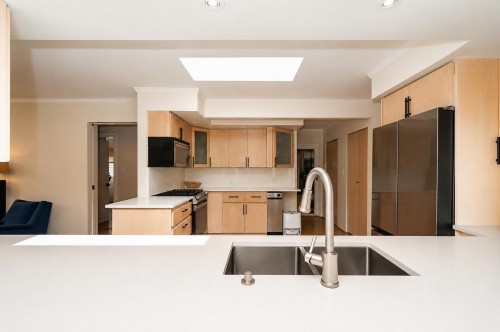 3841 Bayridge Avenue, West Vancouver, BC 