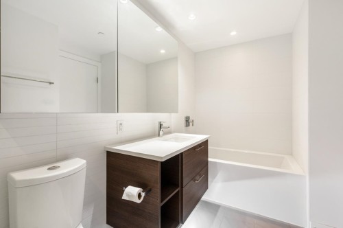 1605-8538 River District Crossing, Vancouver, BC 