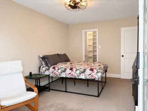 336 26Th Street E, North Vancouver, BC 