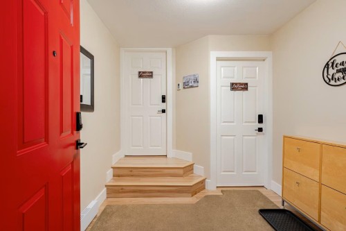 336 26Th Street E, North Vancouver, BC 