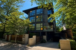 201-562 7th Avenue E Vancouver, BC V5T 1N7