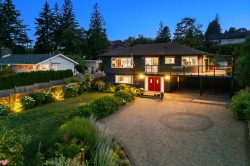 575 Dollarton Highway N North Vancouver, BC V7G 1N3