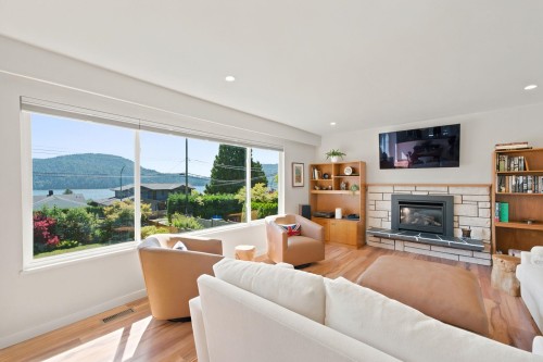575 Dollarton Highway N, North Vancouver, BC 