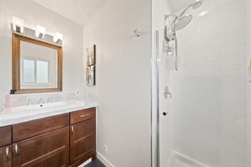 575 Dollarton Highway N, North Vancouver, BC 