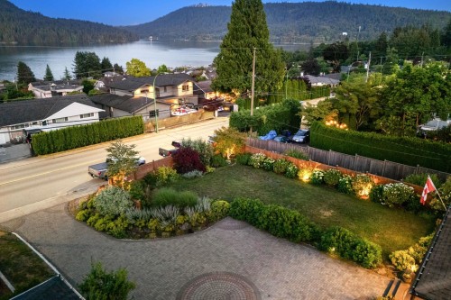 575 Dollarton Highway N, North Vancouver, BC 