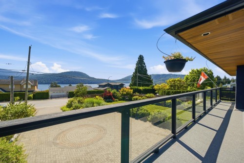 575 Dollarton Highway N, North Vancouver, BC 