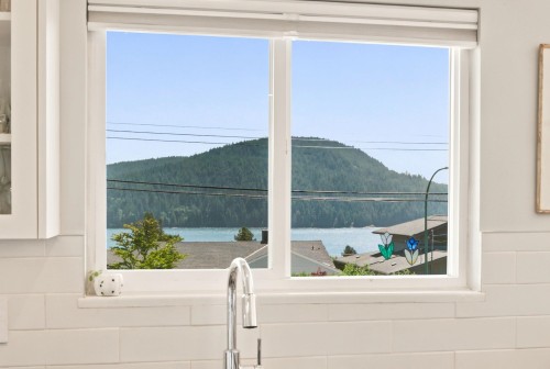 575 Dollarton Highway N, North Vancouver, BC 