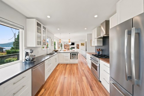 575 Dollarton Highway N, North Vancouver, BC 