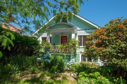 2777 Trinity Street  Vancouver, BC V5K 1E6