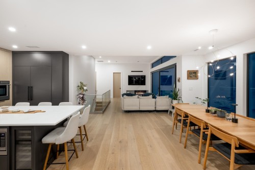 255 Sandringham Crescent, North Vancouver, BC 