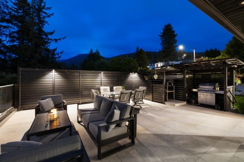 255 Sandringham Crescent, North Vancouver, BC 