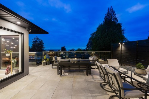 255 Sandringham Crescent, North Vancouver, BC 
