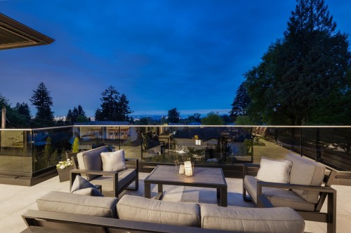 255 Sandringham Crescent, North Vancouver, BC 