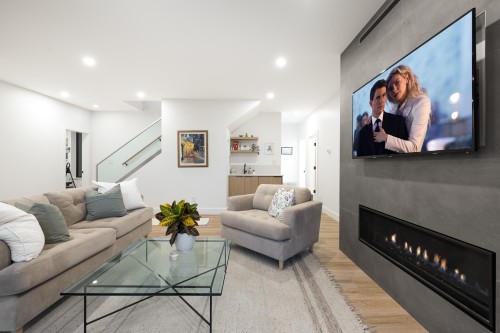 255 Sandringham Crescent, North Vancouver, BC 