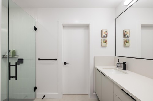 255 Sandringham Crescent, North Vancouver, BC 