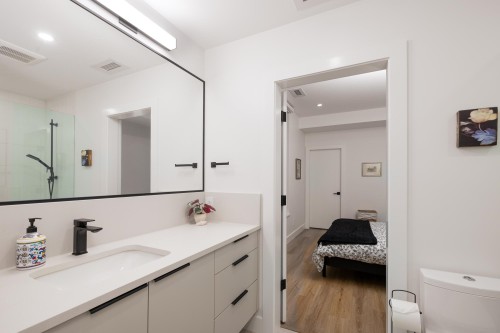 255 Sandringham Crescent, North Vancouver, BC 