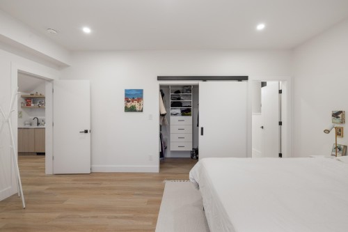 255 Sandringham Crescent, North Vancouver, BC 