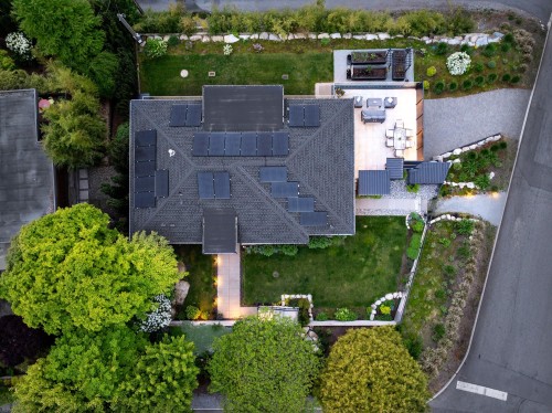 255 Sandringham Crescent, North Vancouver, BC 