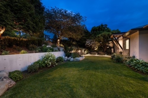 255 Sandringham Crescent, North Vancouver, BC 