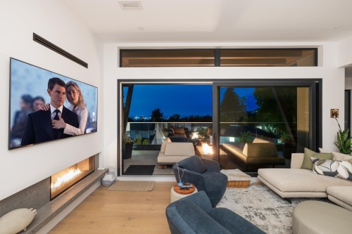 255 Sandringham Crescent, North Vancouver, BC 