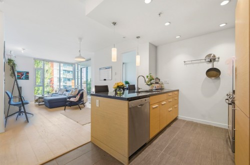 403-2528 Maple Street  Vancouver, BC V6J 0B5