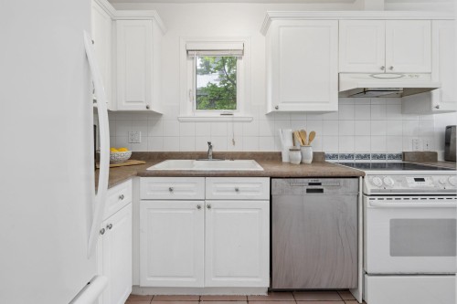 207-1518 Bowser Avenue, North Vancouver, BC 