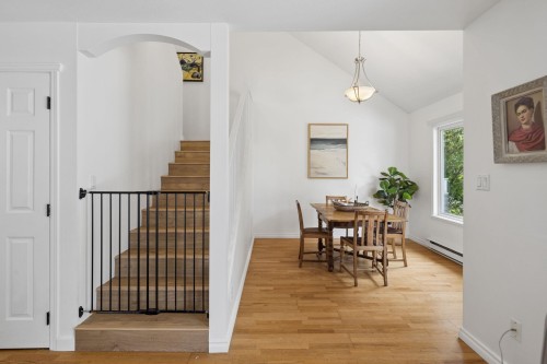 207-1518 Bowser Avenue, North Vancouver, BC 