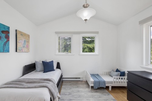 207-1518 Bowser Avenue, North Vancouver, BC 