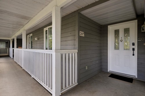 207-1518 Bowser Avenue, North Vancouver, BC 